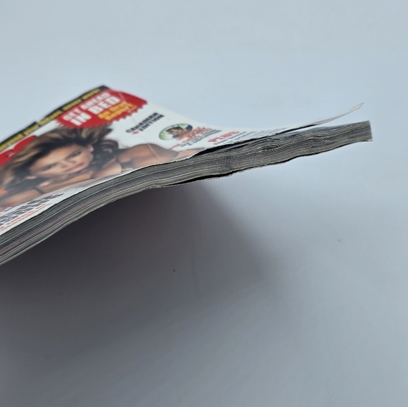 Stuff Magazine October 2002 Paulina Rubio Issue - Picture 4 of 12